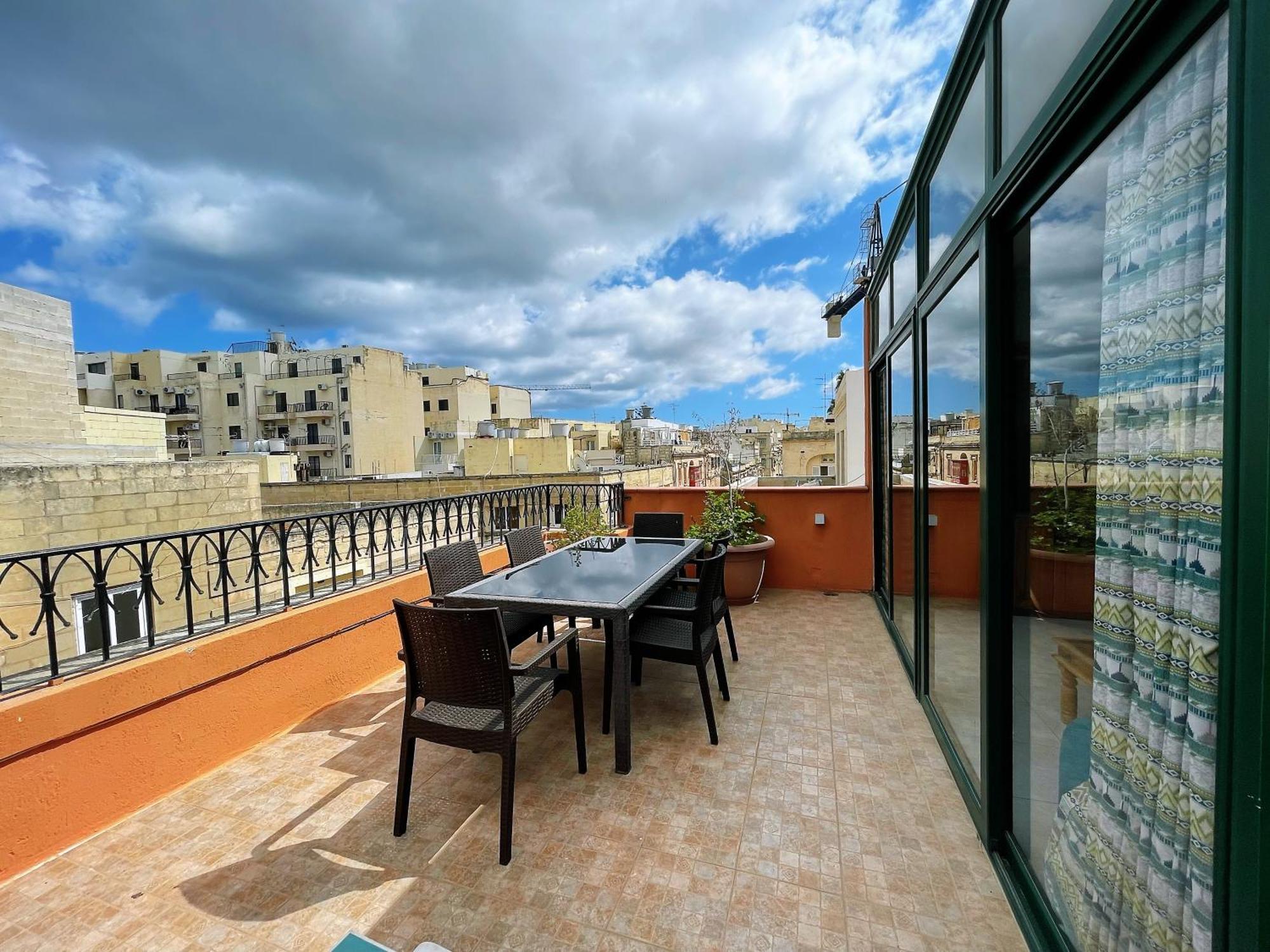 Fantastic 3 Bedroom Duplex Penthouse With Terrace スリーマ エクステリア 写真